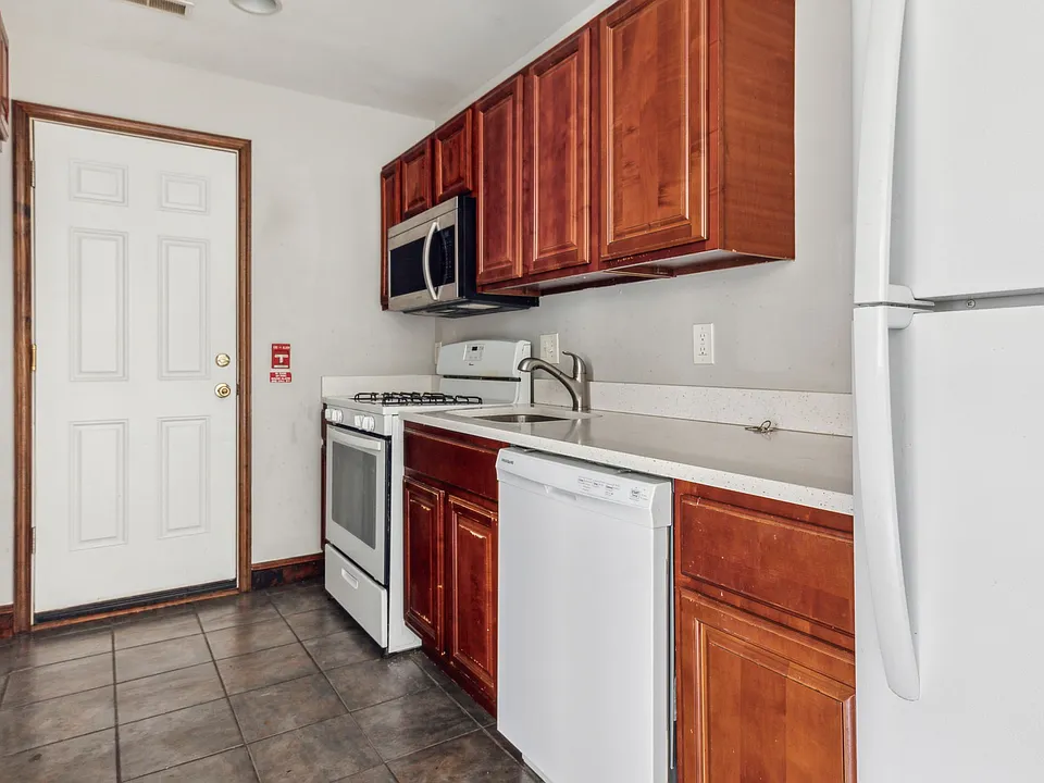 5101-21 Walnut St #12