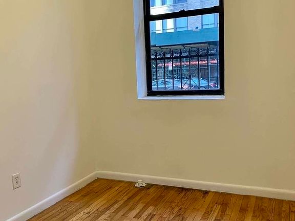 4th image of 320 E 34th St #1CA