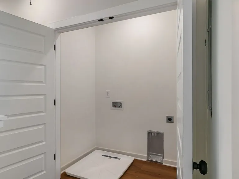 310 Cedar St — Photo 18