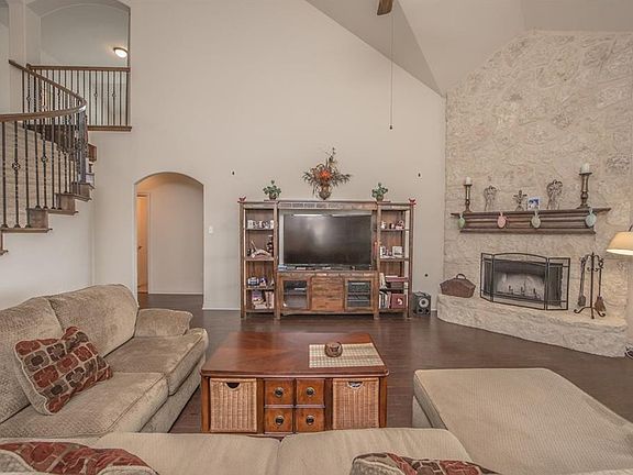 4th image of 9825 Saltbrush St