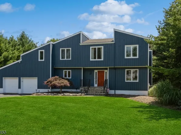 7 Windswept Way, Washington Twp., NJ 07853