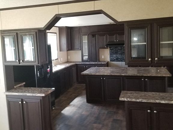 5th image of 228 W Main St