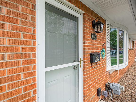 5th image of 36753 Greenbush Rd