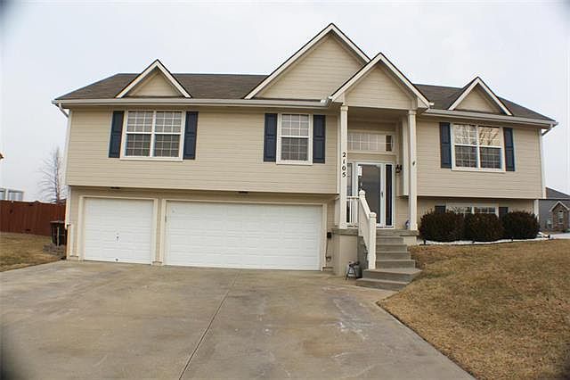 1st image of 2105 NW Rosewood Dr