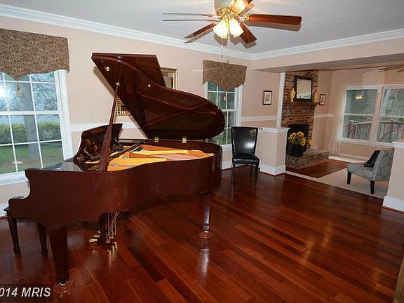 5th image of 15063 Greenmount Dr