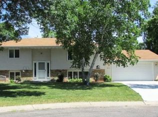 9501 Brunswick Cir, Bloomington, MN 55438
