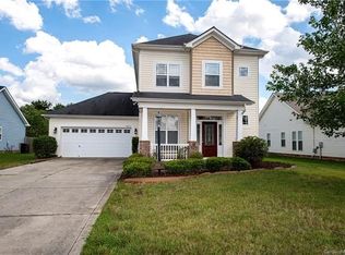 8804 Castle Cliff Dr, Matthews, NC 28105
