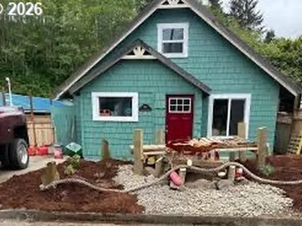 760 Clearlake Ave, Winchester Bay, OR 97467