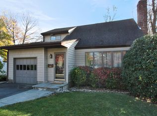 4 Rockwood Ave, Port Washington, NY 11050