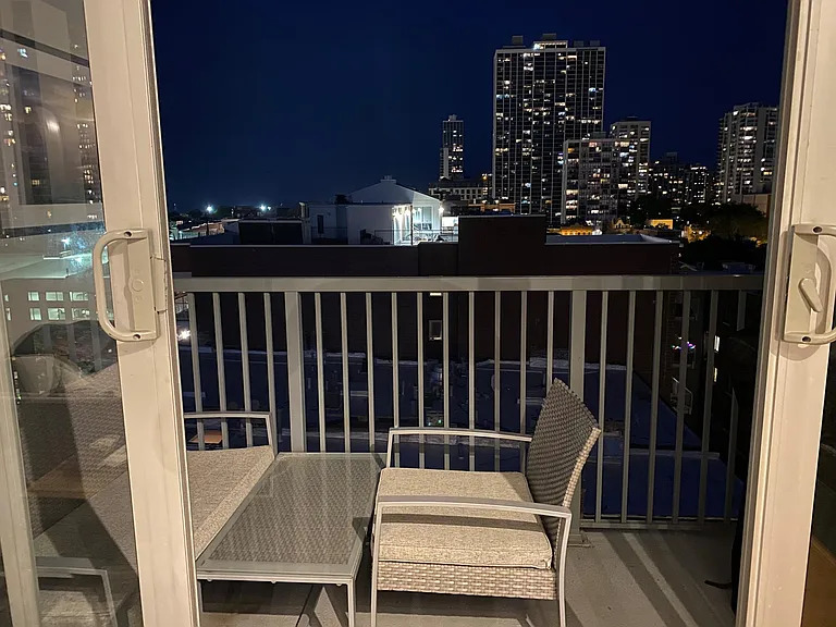 1546 N Orleans St #906 — Photo 2
