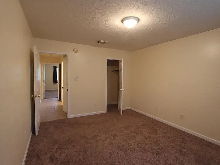 22715 Bridgewater Dr — Photo 17