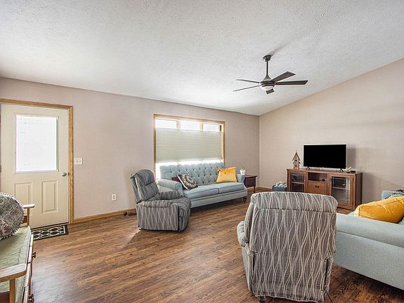 5th image of 2158 W W Ave