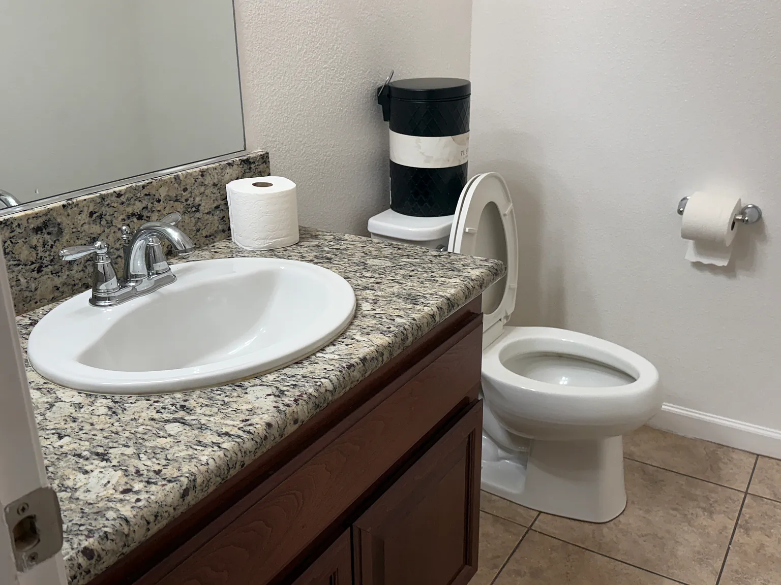 4 bed, 3.5 bath, 3301 sqft, $3,000 — Photo 1