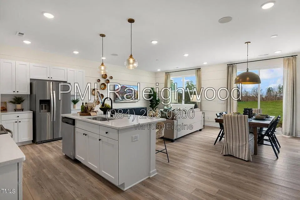 3 bed, 2.5 bath, 1674 sqft, $1,965 — Photo 4