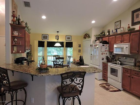 5th image of 3470 Henderson Dr