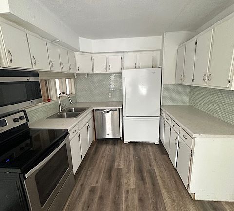 2nd image of 327 E Saint Francis St