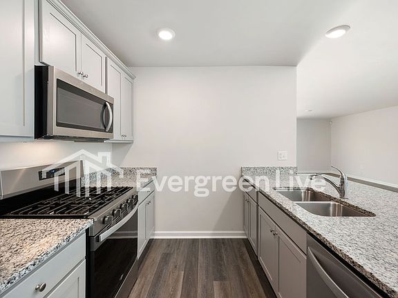 5th image of 2225 Courtina Way