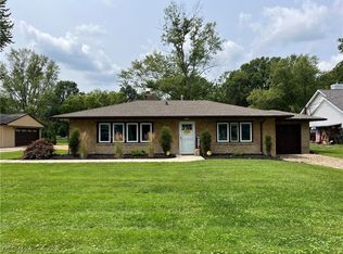3274 Canterbury Rd, Westlake, OH 44145