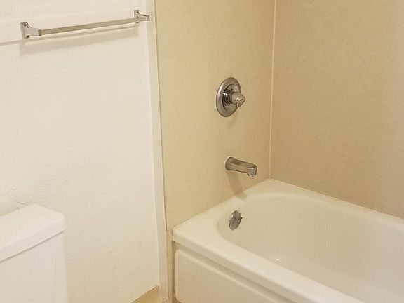2nd image of 1140 Pine St APT 2