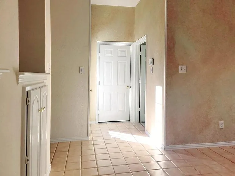 6401 Dakota Dr — Photo 11