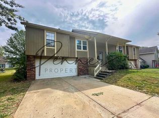 814 NW 37th St, Blue Springs, MO 64015
