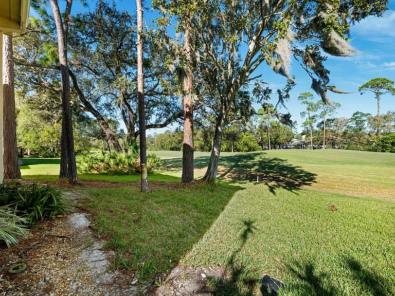 121 Lindsay Ln — Photo 30
