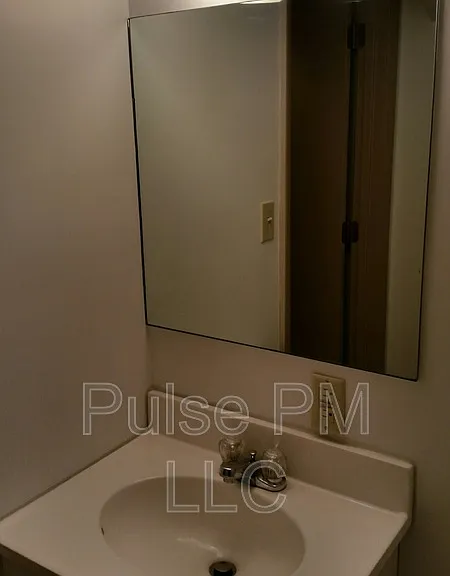 112 E 5th St #LOWER LEVEL — Photo 18