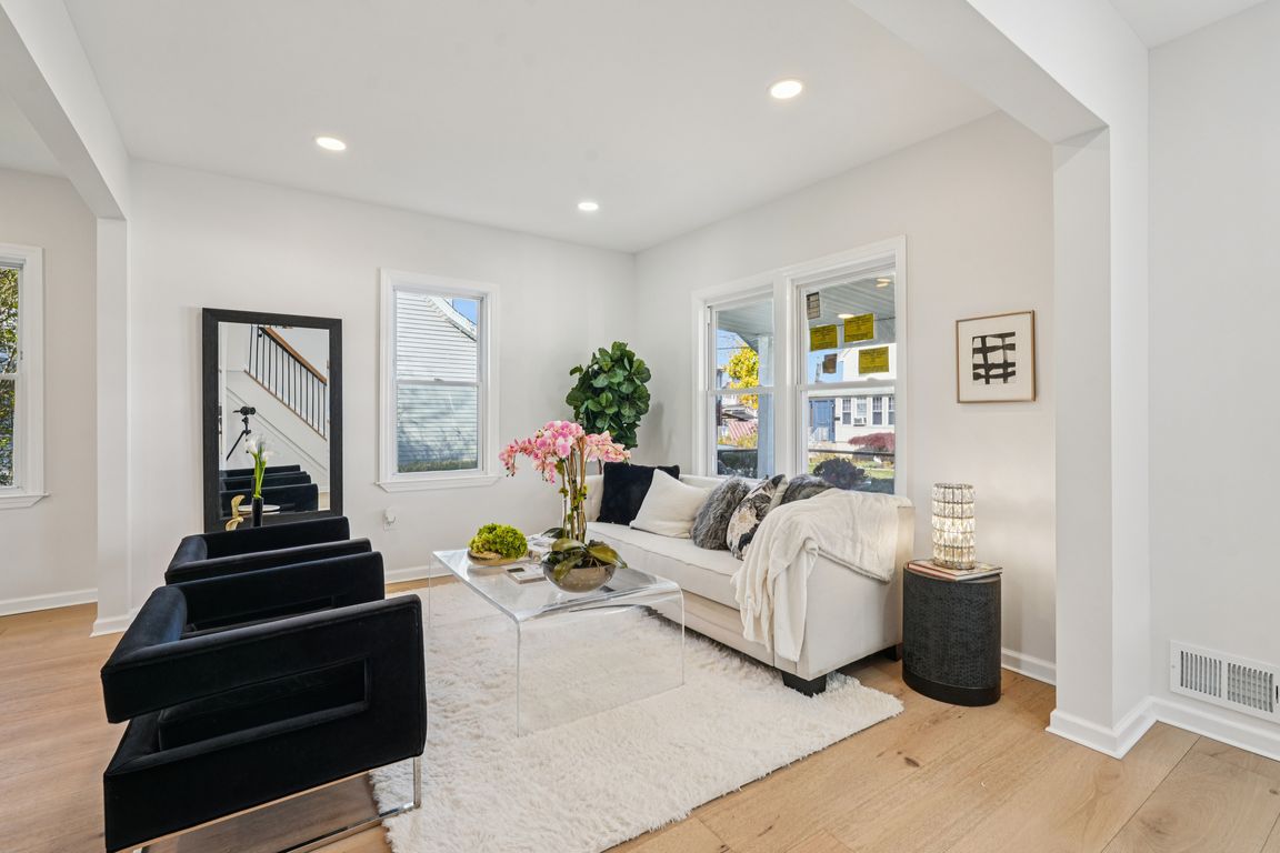 next background image