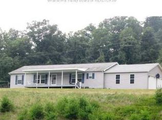 562 Fudges Creek Rd, Ona, WV 25545
