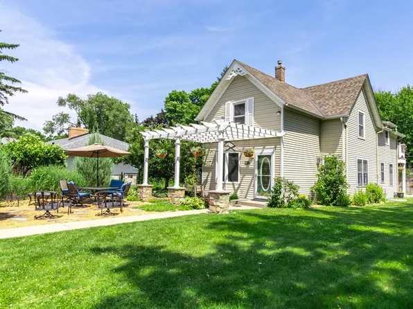 2416 Lexington Ave N, Roseville, MN 55113