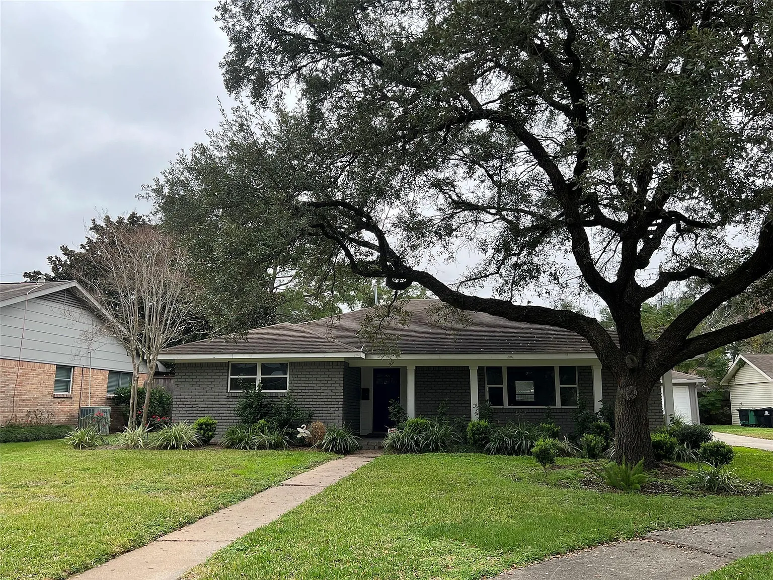 4 bed, 2.0 bath, 2311 sqft, $3,150 — Photo 1