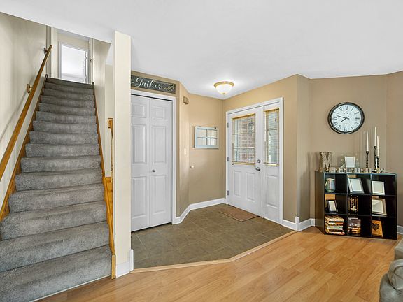 5th image of 295 Ashbury Ln W #0