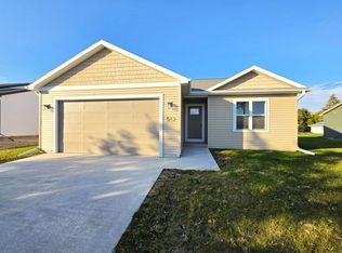 512 Village Ln, Ripon, WI 54971