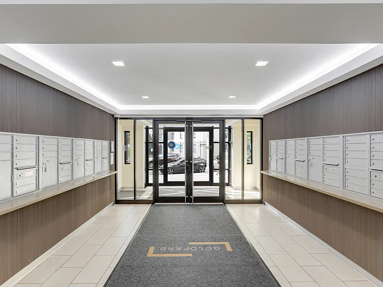 2400 Webb Ave #7K — Photo 11