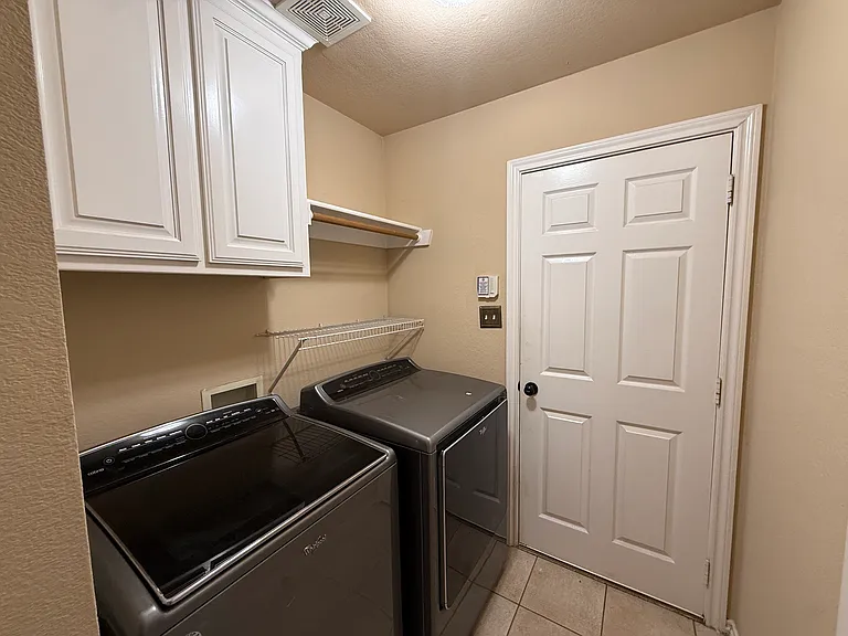 1107 Lyra Ln — Photo 18