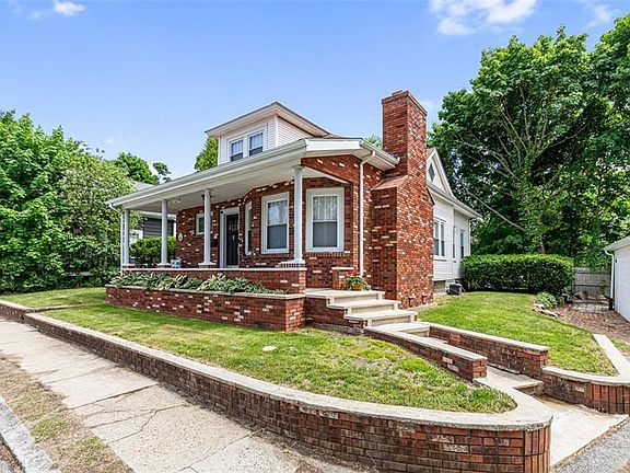 4th image of 70 Tucker Ave