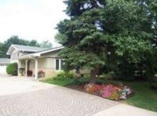 5800 Alabama Ave, Clarendon Hills, IL