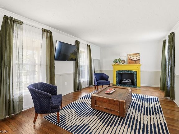 5th image of 4343 River St