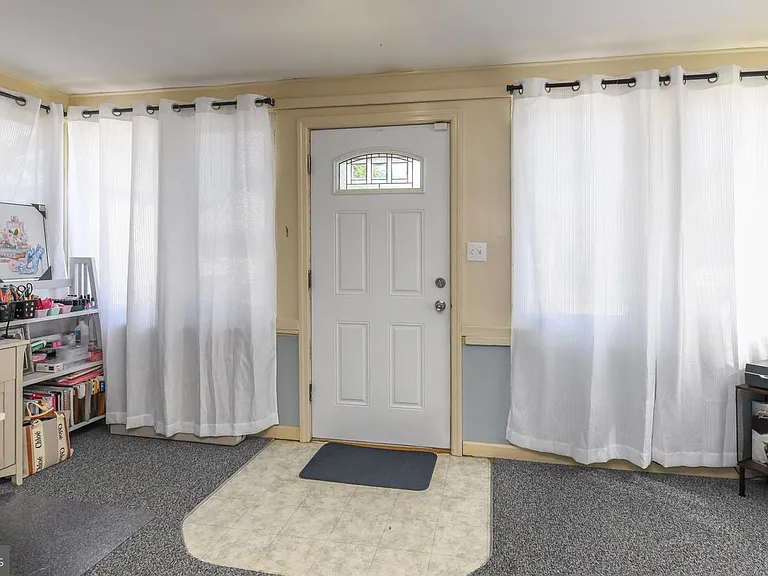 322 W Washington St — Photo 5
