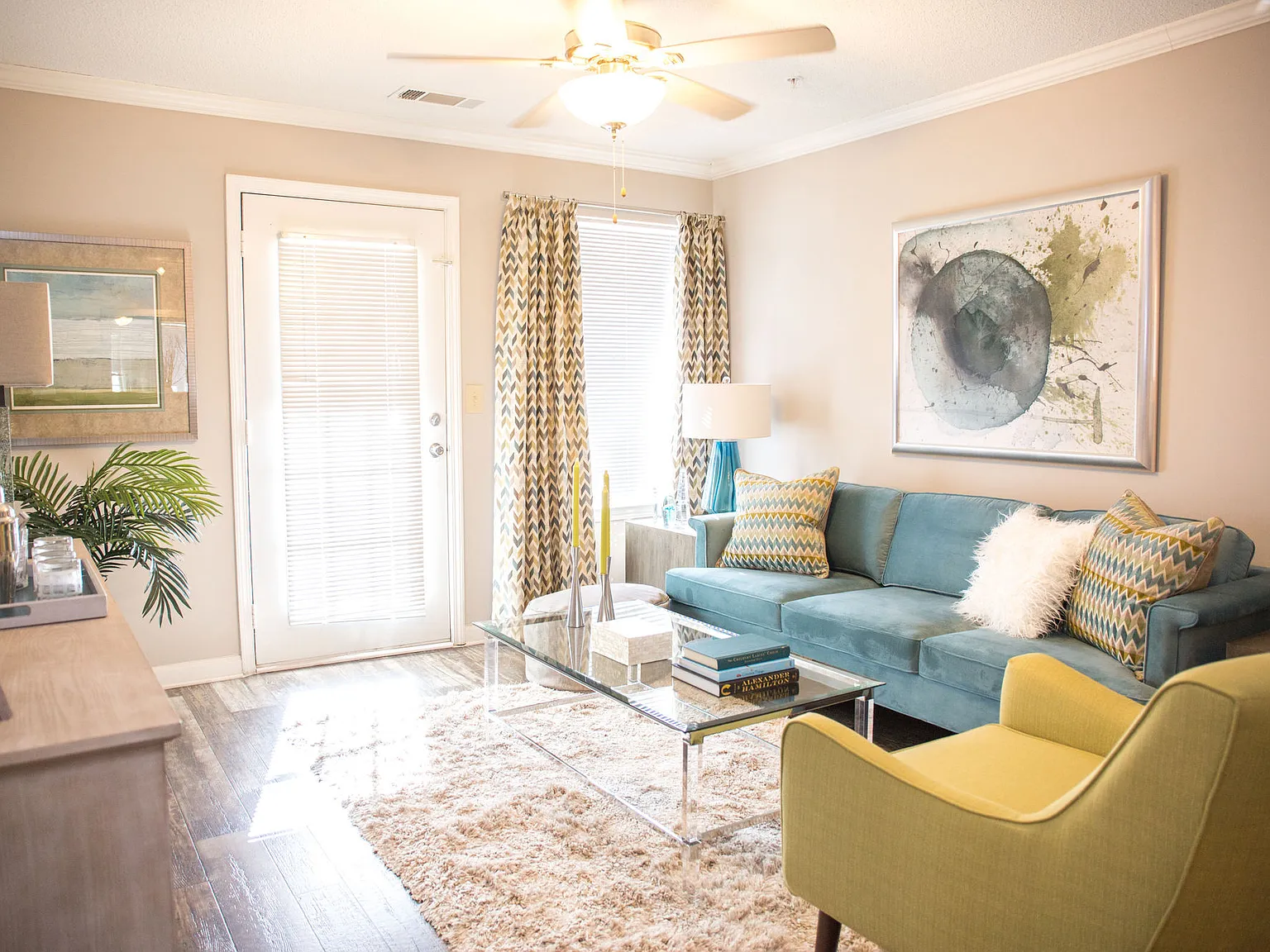 Scarlett Place Apartments — Photo 2
