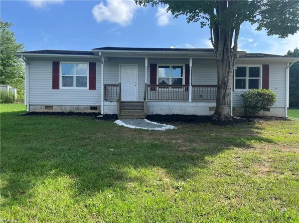 1011 Rising Sun Dr, Yadkinville, NC 27055
