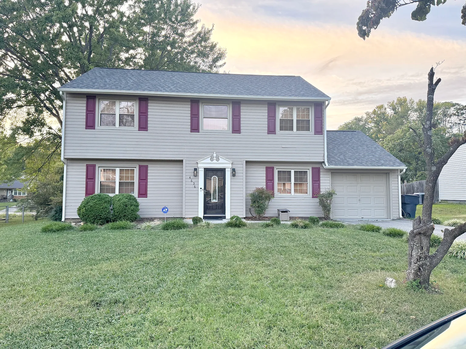 4 bed, 1926 sqft, $2,295 — Photo 1