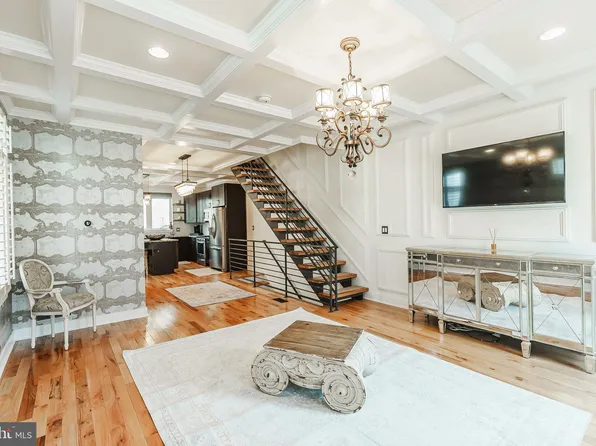 1935 Reed St, Philadelphia, PA 19146