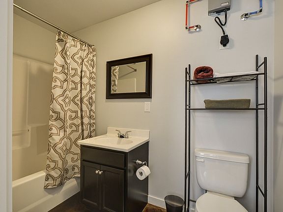4th image of 611 Madison St APT 207