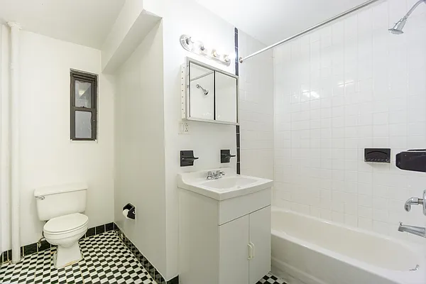 Rented by City Connections Realty | media 28