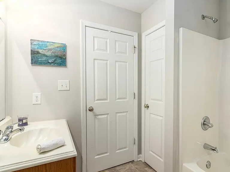 605 Primitive St — Photo 17
