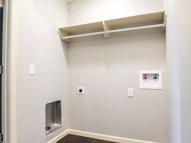 600 E Harrison St — Photo 14