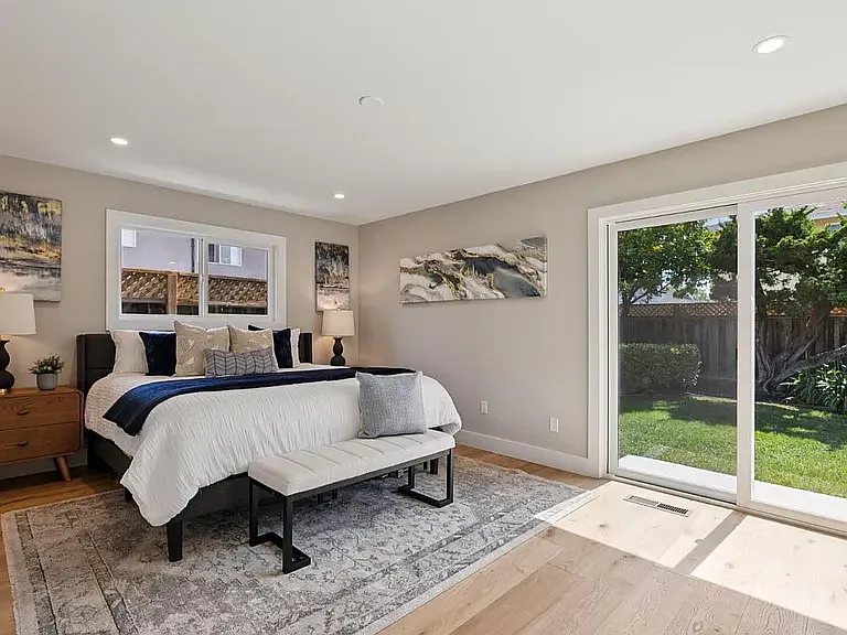 935 Circle Dr — Photo 9