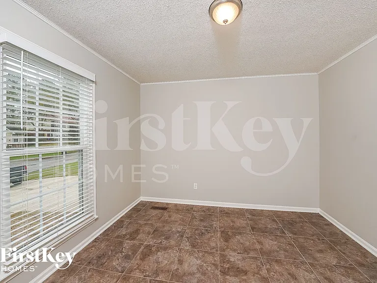 1731 Tudor Dr — Photo 12