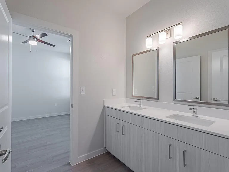 22021 Lesley Grv — Photo 13